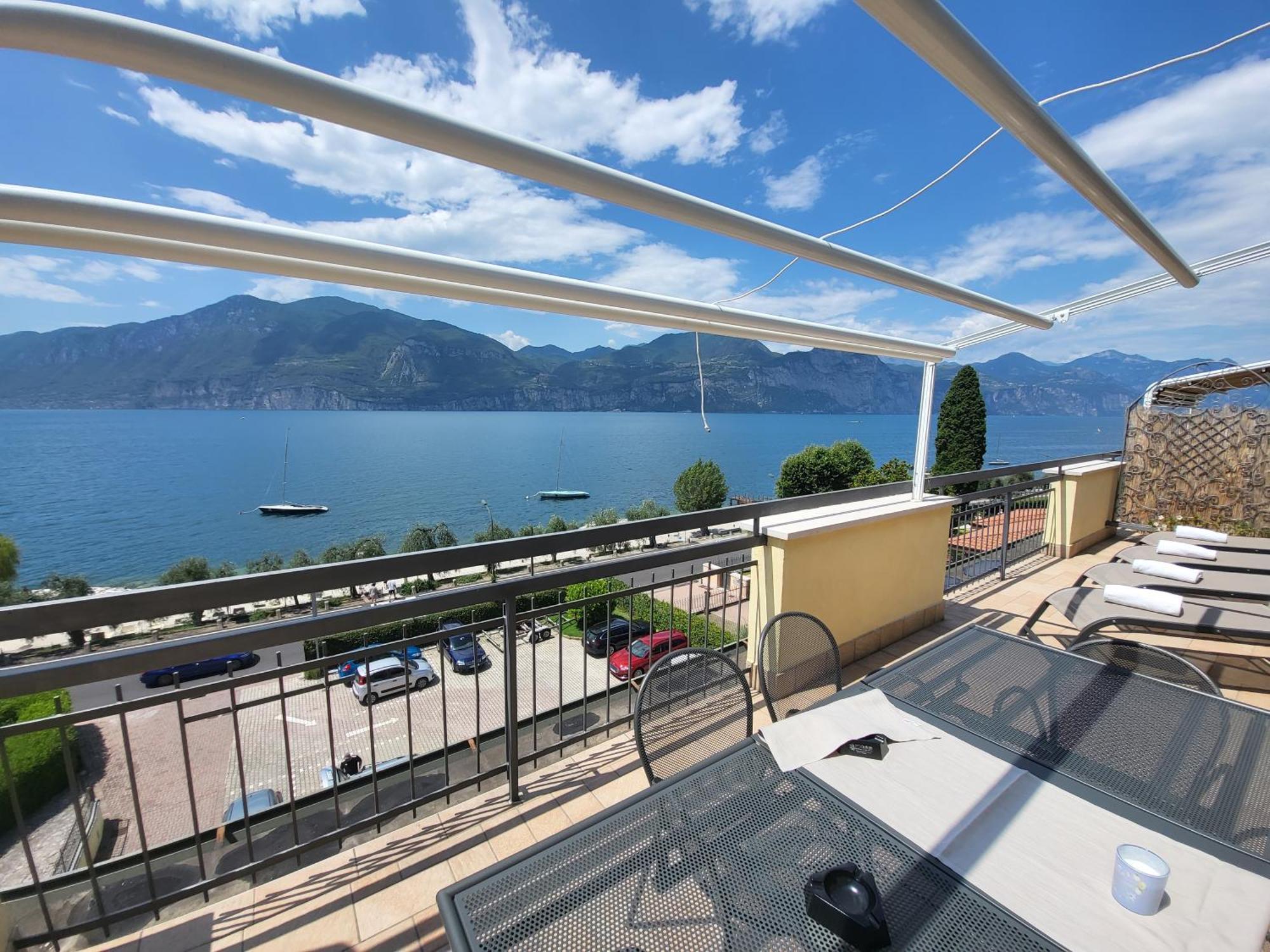 Penthouse Casa Alkea Masse Lake View Brenzone sul Garda Buitenkant foto